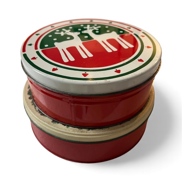 2 Vintage Christmas Cookie Tins Round Reindeer Wreath Red Green Cream 2 3/4 Tall - Picture 2 of 11